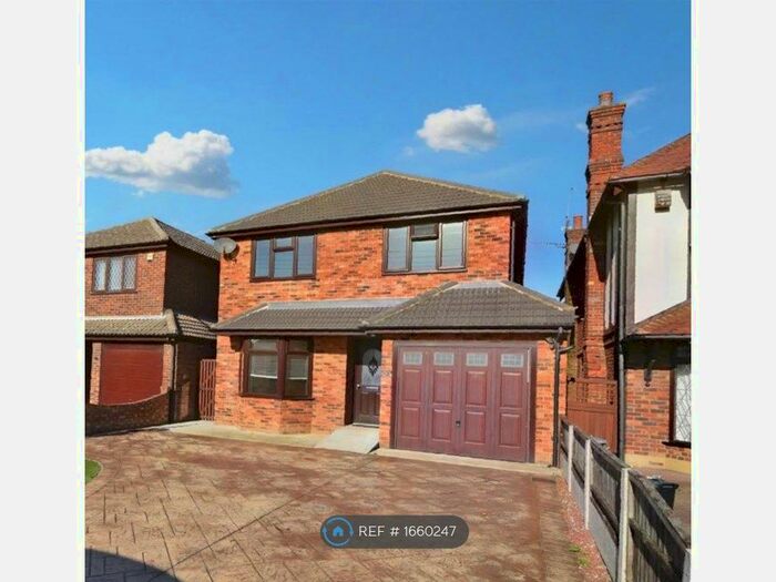 4 Bedroom Detached House To Rent In Poplar Road, Canvey Island, SS8