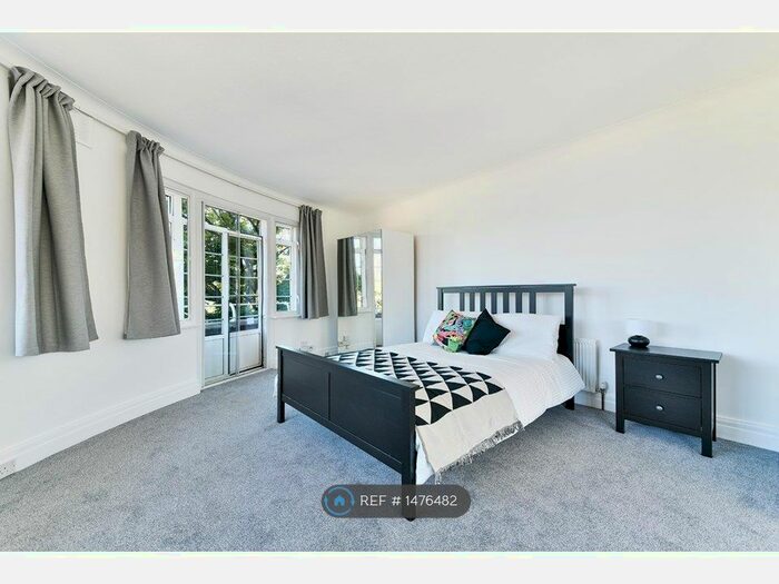 4 Bedroom Flat To Rent In Gliddon Road, London, W14