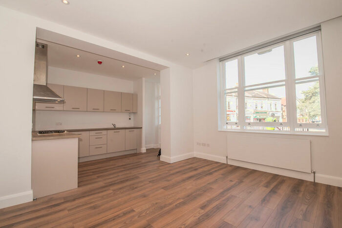 1 Bedroom Flat To Rent In Park Road, Kingston Upon Thames, KT2