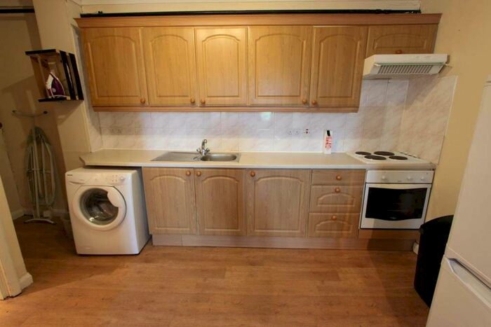 1 Bedroom Flat To Rent In High Road, London, N20
