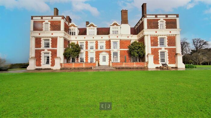 4 Bedroom Flat To Rent In Hill Hall, Theydon Mount, Epping, CM16