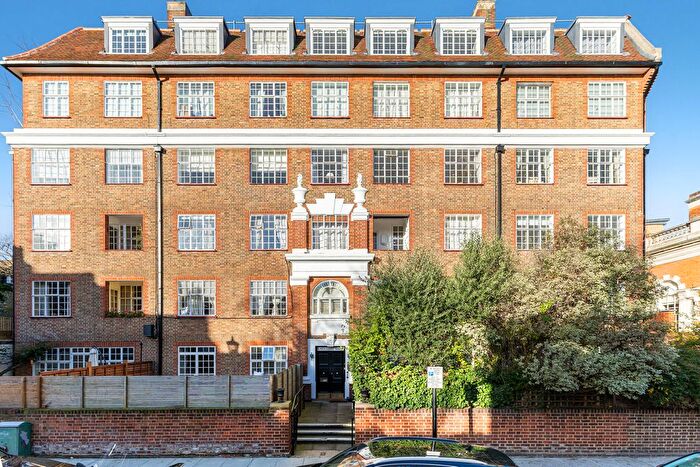 1 Bedroom Flat For Sale In Kings Court South, Chelsea Manor Gardens, London, SW3
