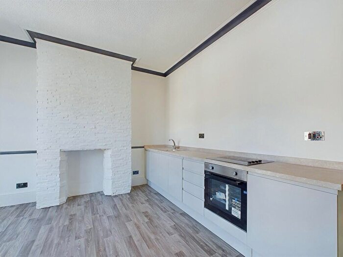 2 Bedroom Flat To Rent In Tarring Road, Worthing, BN11