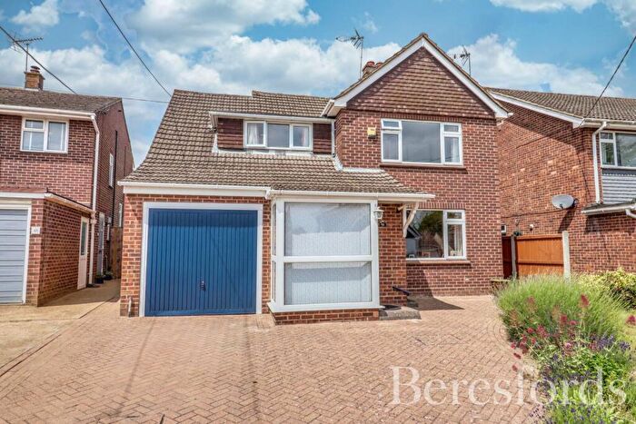 3 Bedroom Detached House For Sale In Well Lane, Galleywood, CM2