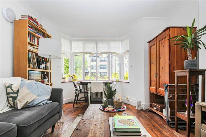 2 Bedroom Flat To Rent In Leigham Avenue, Streatham, SW16