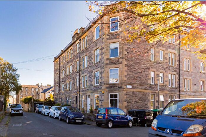 2 Bedroom Flat For Sale In / Bonnington Grove, Trinity, Edinburgh, EH6