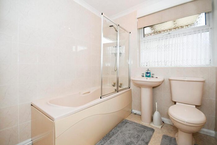 2 Bedroom Bungalow For Sale In Green Close, Inkersall, Chesterfield, Derbyshire, S43