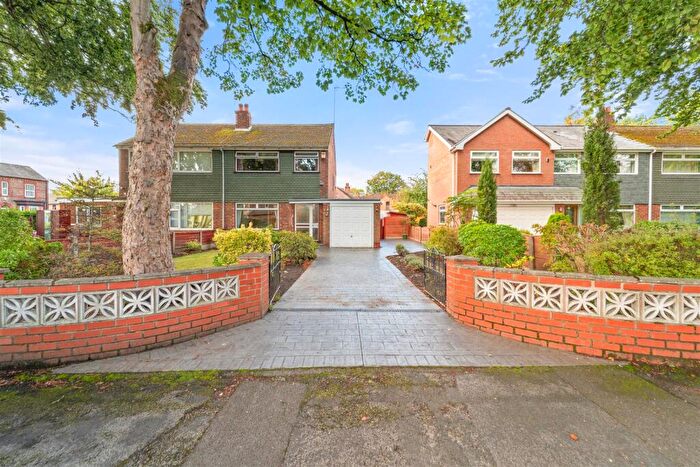 3 Bedroom Semi-Detached House For Sale In Broad Road, Sale, M33