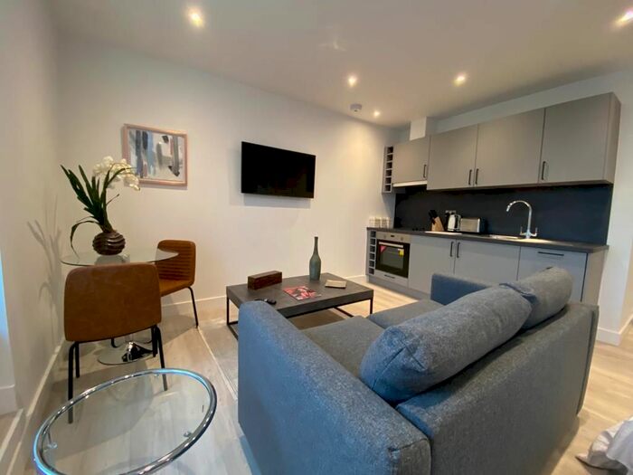 Studio To Rent In Broadway House, Queen Street, Maidenhead SL6