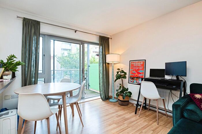 1 Bedroom Flat For Sale In Merchant Street, London, E3