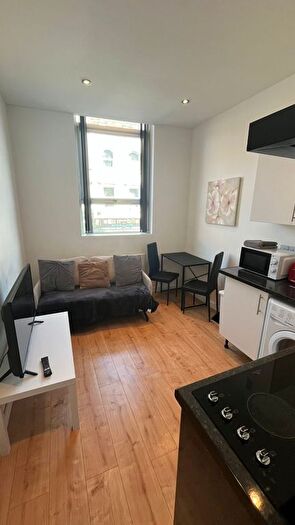 1 Bedroom Flat To Rent In Kirkgate, Wakefield, West Yorkshire, WF1