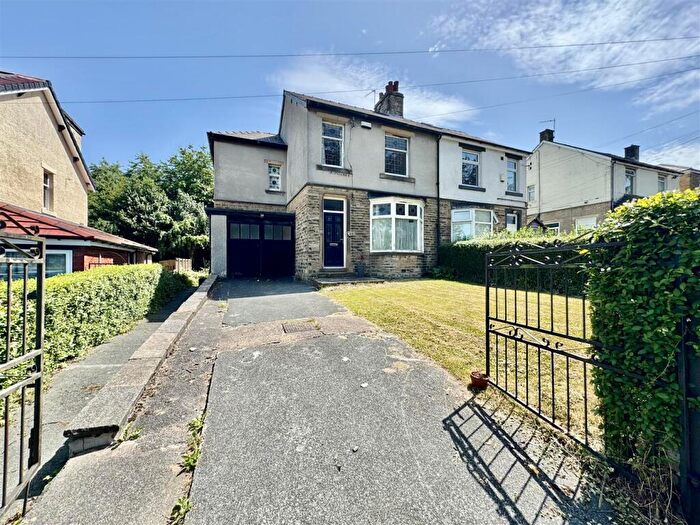 4 Bedroom Semi-Detached House For Sale In Longley Road, Huddersfield, HD5