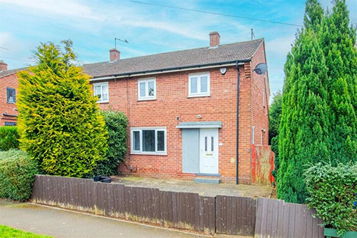 3 Bedroom Semi Detached House To Rent In Pytchley Road, Kettering, NN15