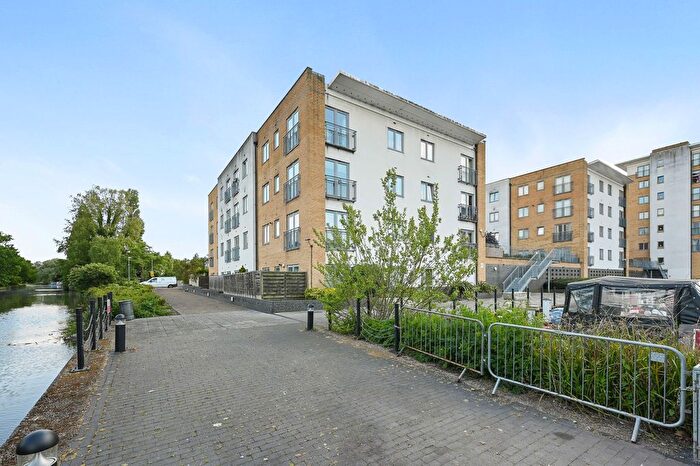 2 Bedroom Flat For Sale In Apartment, Ashby House, Waxlow Way, Northolt, UB5