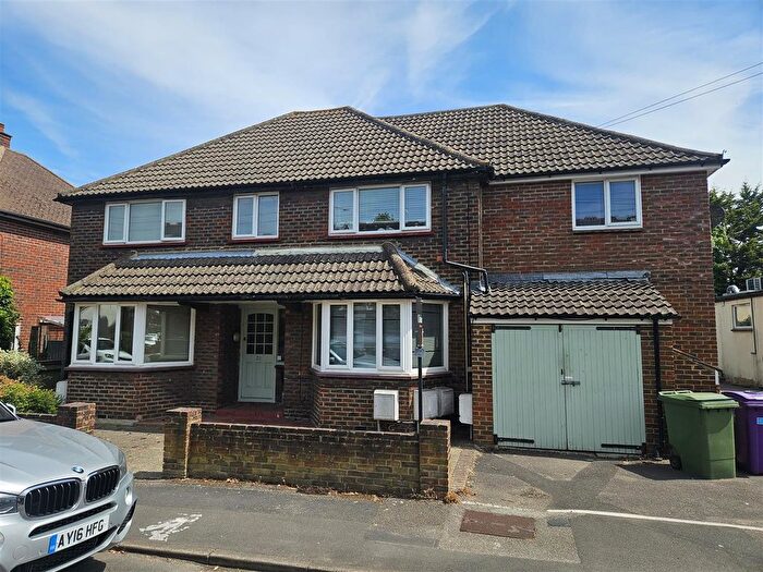 1 Bedroom Flat For Sale In York Road, North Camp, GU14