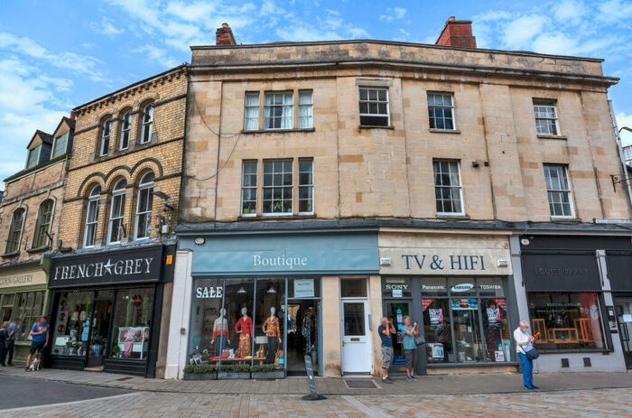 2 Bedroom Apartment To Rent In Cirencester, GL7