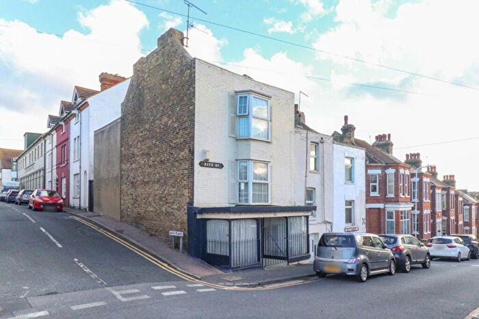 3 Bedroom End Of Terrace House For Sale In Bath Road, Margate, Kent, CT9