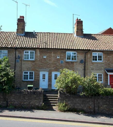 2 Bedroom Terraced House To Rent In Duck Street, Rushden, NN10