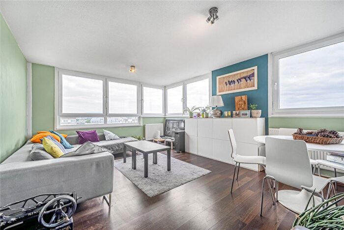 2 Bedroom Flat For Sale In Surrey Lane, London, SW11