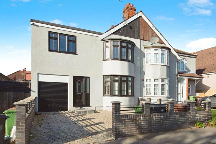 4 Bedroom Semi Detached House For Sale In Hall Lane, London, E4