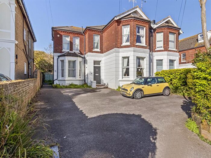 3 Bedroom Flat For Sale In Richmond Road, Worthing, BN11