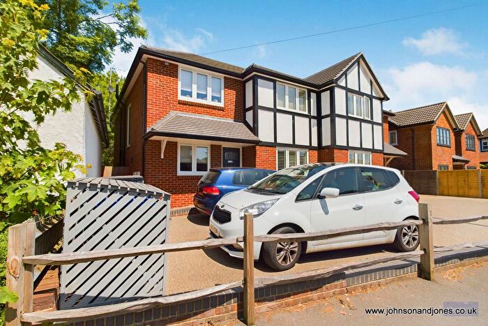 4 Bedroom Semi Detached House To Rent In Little Green Lane, Chertsey, KT16