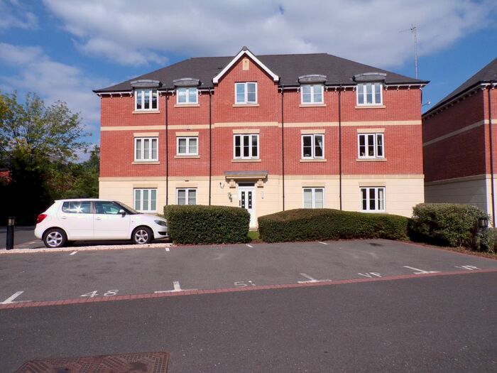2 Bedroom Flat To Rent In Collingtree Court, Olton, Solihull B92