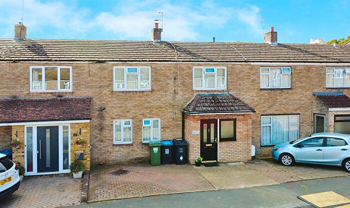 3 Bedroom Terraced House For Sale In Micklefield Road, Hemel Hempstead, HP2