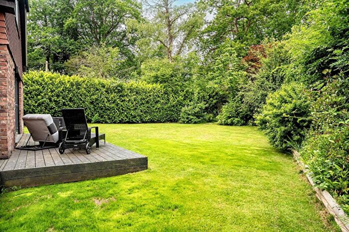 5 Bedroom Detached House For Sale In Chequer Close, Loxwood, RH14