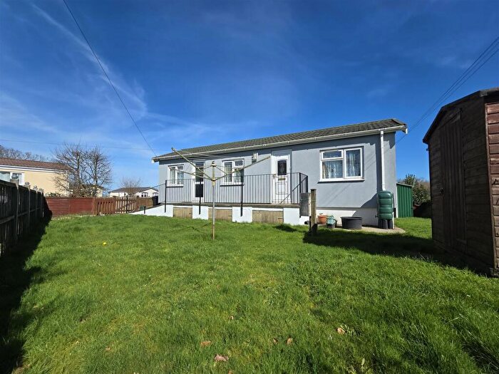 1 Bedroom Park Home For Sale In Tregadillett, Launceston, PL15