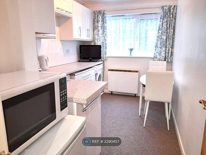1 Bedroom Flat To Rent In Verity Crescent, Poole, BH17