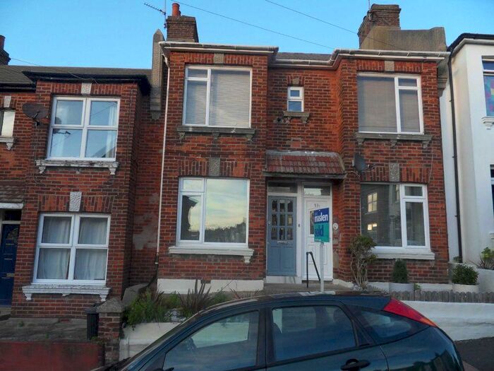 2 Bedroom Flat To Rent In Shanklin Road, Brighton, BN2