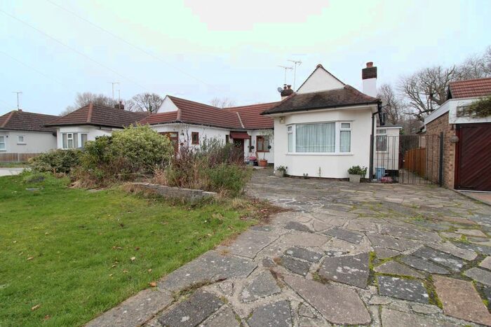 2 Bedroom Semi-Detached Bungalow To Rent In Vardon Drive, Leigh-On-Sea SS9