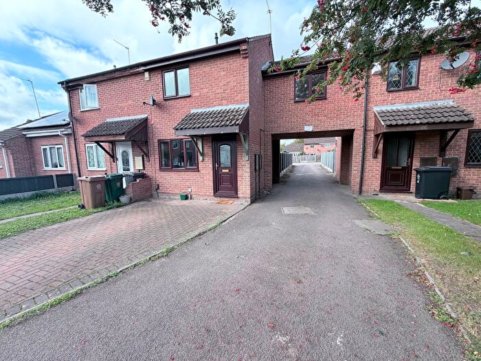 3 Bedroom Semi Detached House To Rent In Holderness Close, Stenson Fields, Derby, DE24