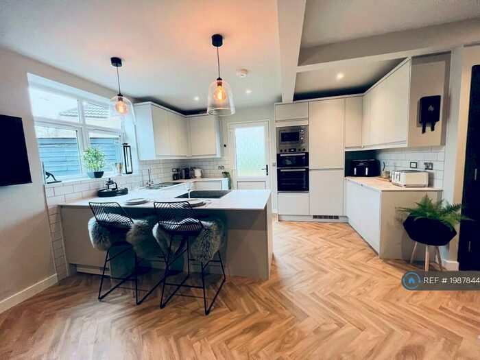 5 Bedroom Semi-Detached House To Rent In East Way, Bath, BA2