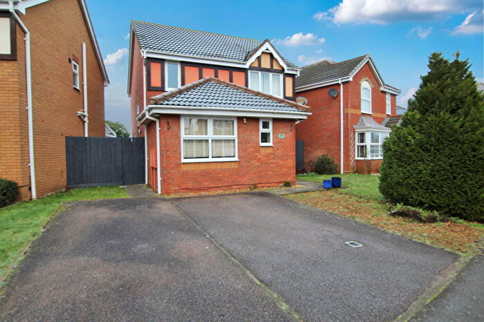3 Bedroom Detached House For Sale In Kestrel Way, Sandy, SG19