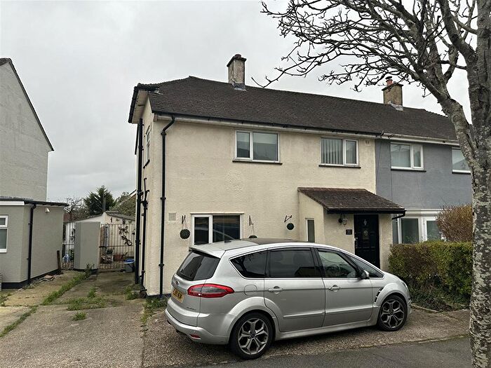 3 Bedroom Semi-Detached House To Rent In Bredenbury Crescent, Cosham, Portsmouth, PO6