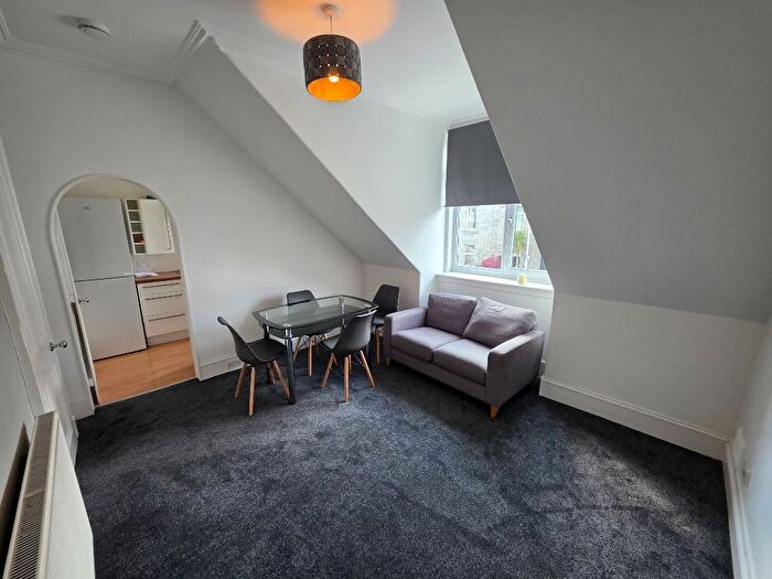 2 Bedroom Flat To Rent In Elmfield Avenue, Old Aberdeen, Aberdeen, AB24