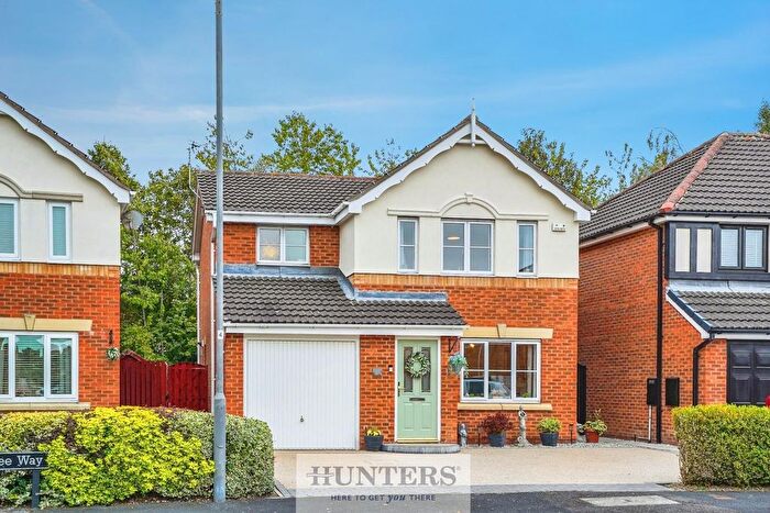 3 Bedroom Detached House For Sale In Lee Way, Castleford, WF10