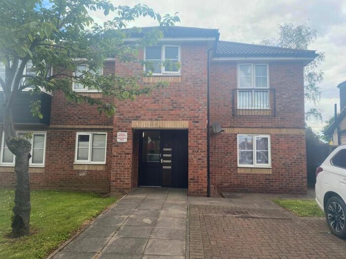 1 Bedroom Flat To Rent In Lowden Road, Southall, UB1