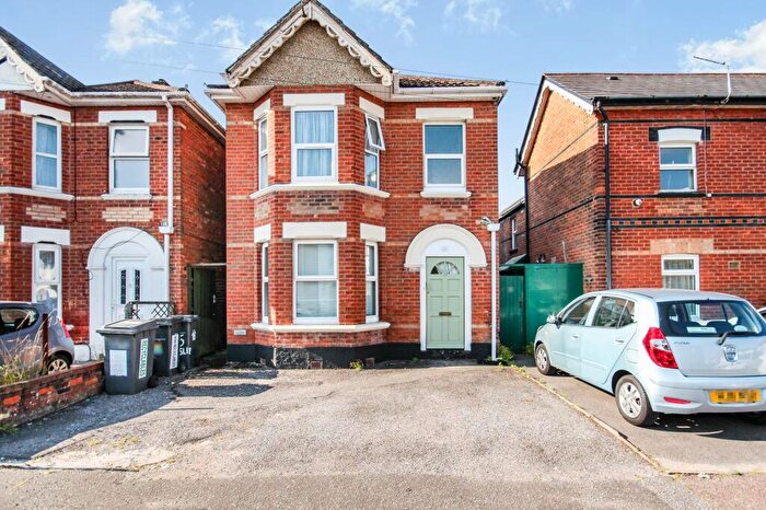 4 Bedroom Property To Rent In Leslie Road, Bournemouth, BH9