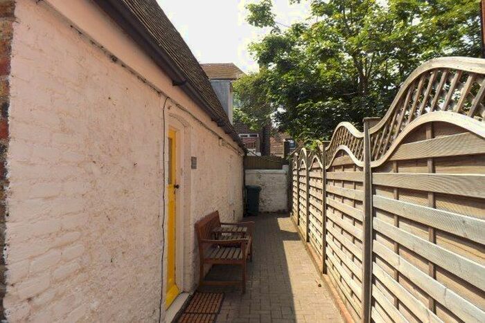 1 Bedroom Flat To Rent In High Street, Brighton, BN2