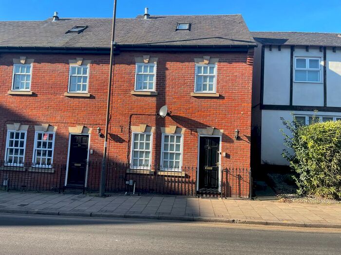 3 Bedroom Town House To Rent In St Cuthberts Street, Bedford, MK40