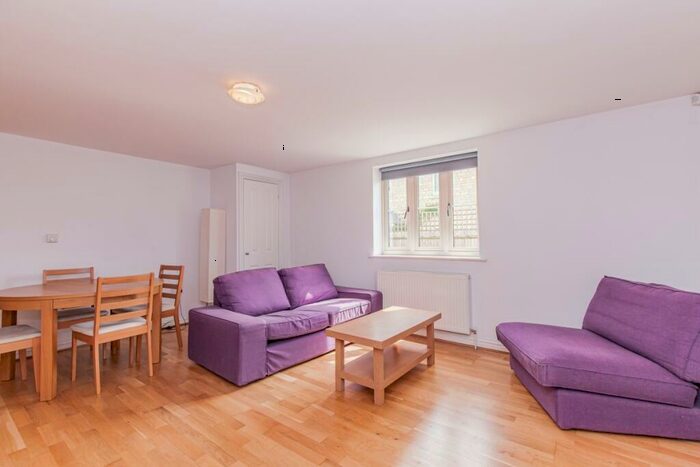 2 Bedroom Apartment To Rent In Shipton Road, Woodstock, OX20