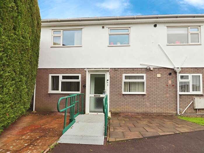 2 Bedroom Flat For Sale In Blandon Way, Cardiff, CF14