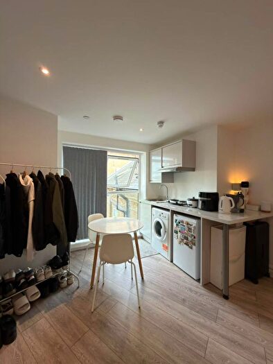 Studio To Rent In Alfred Road, London, W3