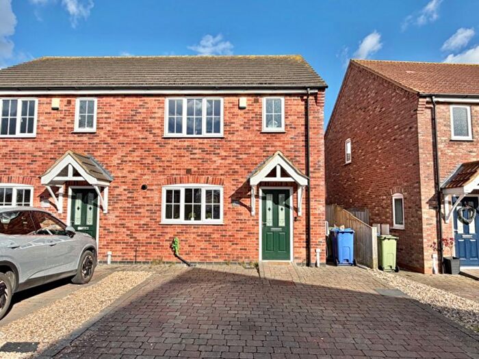 3 Bedroom Semi-Detached House For Sale In Forest Way, Humberston, DN36