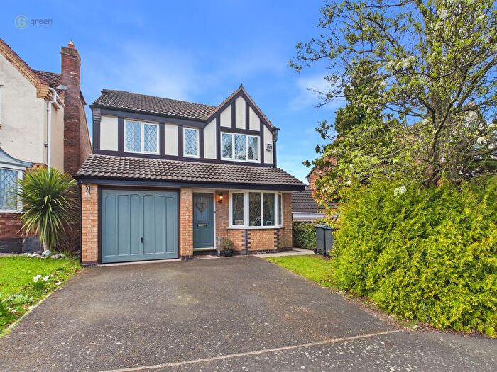 4 Bedroom Detached House For Sale In Hampton Close, Sutton Coldfield, B73