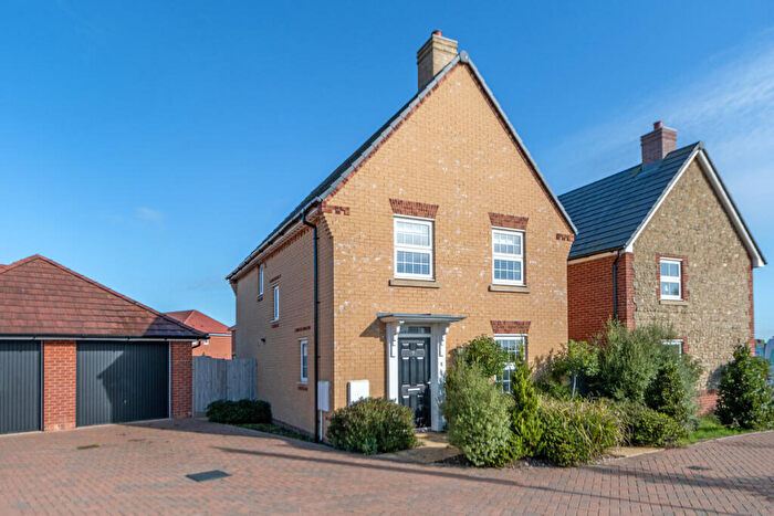 4 Bedroom Detached House For Sale In Wildflower Lane, Shaftesbury, SP7