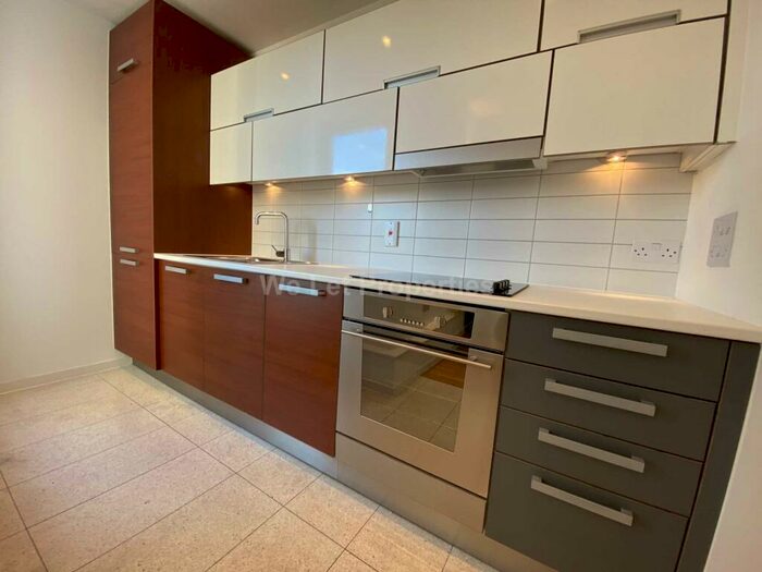 Apartment To Rent In Skyline Central, City Centre, M4